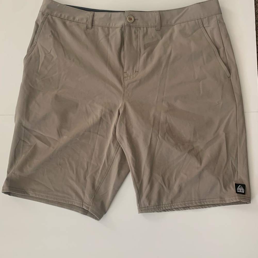 NWOT Men’s REEF Khaki Surfaris Walkshorts